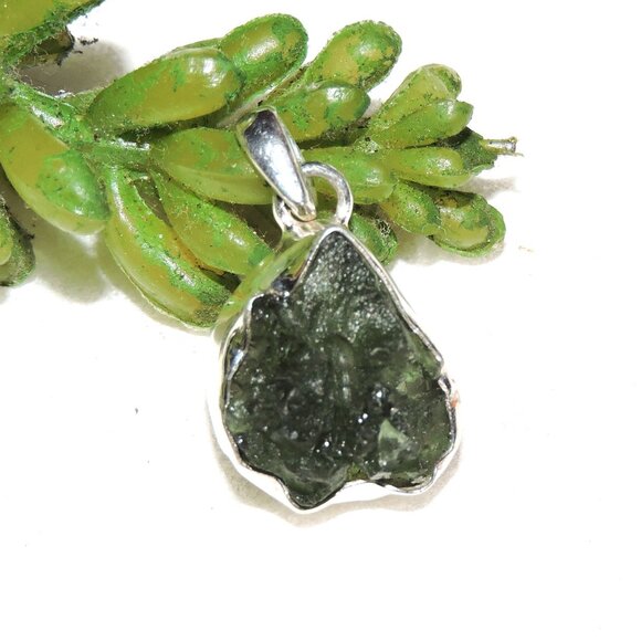 Moldavite Natural Gemstone 925 Sterling Silver Pendant, Raw Moldavite rare Stone - Picture 2 of 5